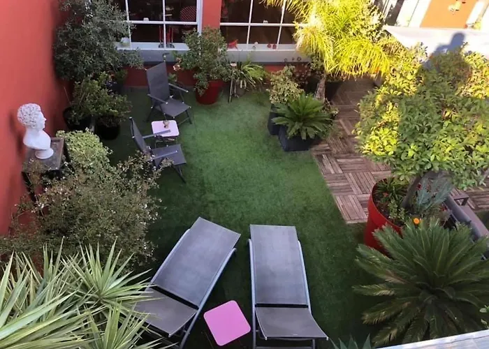 Le Patio Père Pigne Guestroom